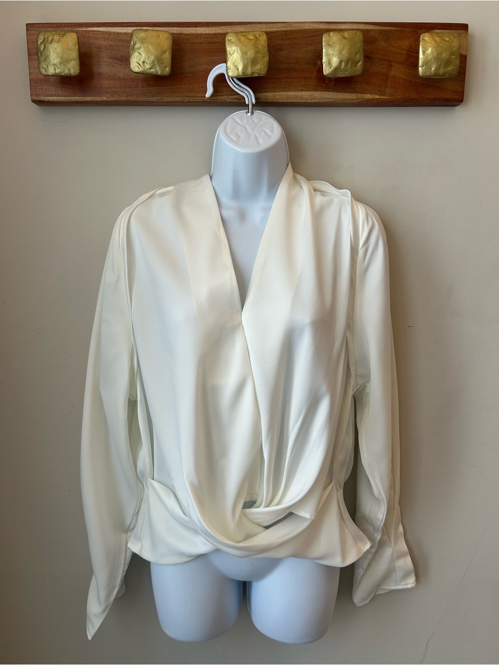 BNWT Quiet Luxury Ivory Satin Blouse Office Chic Academia Size Large